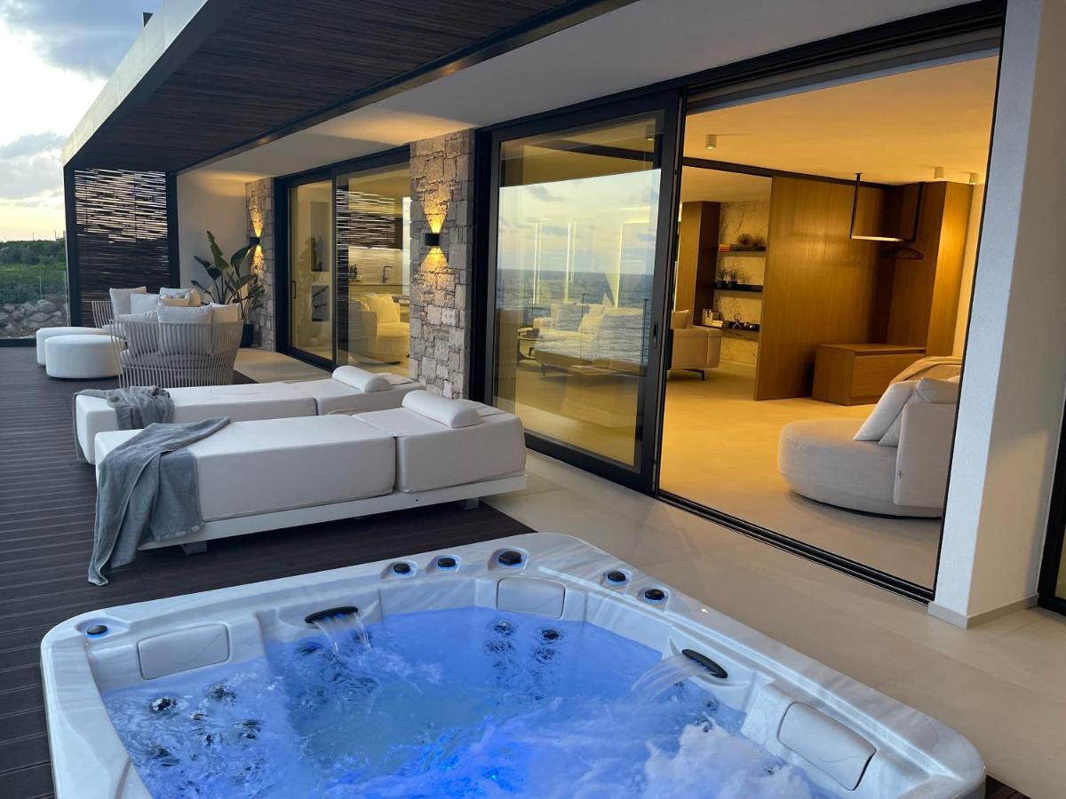 Mystique Luxury Suite Achlia Ngoại thất bức ảnh