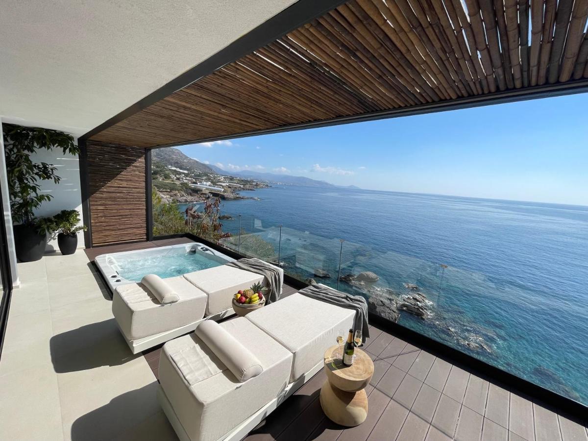 Mystique Luxury Suite Achlia Ngoại thất bức ảnh