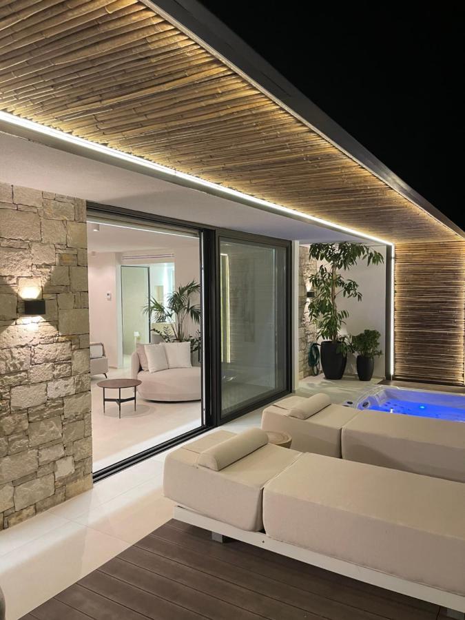 Mystique Luxury Suite Achlia Ngoại thất bức ảnh