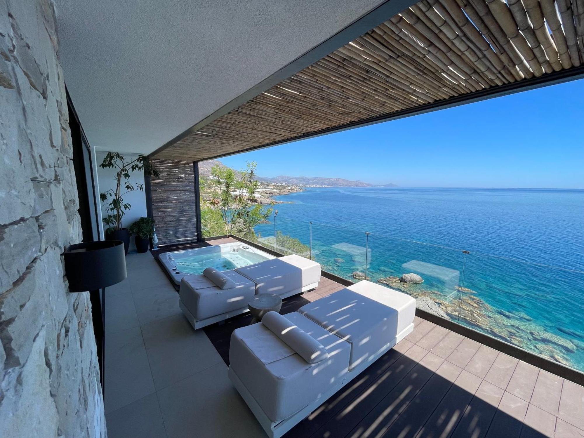 Mystique Luxury Suite Achlia Ngoại thất bức ảnh